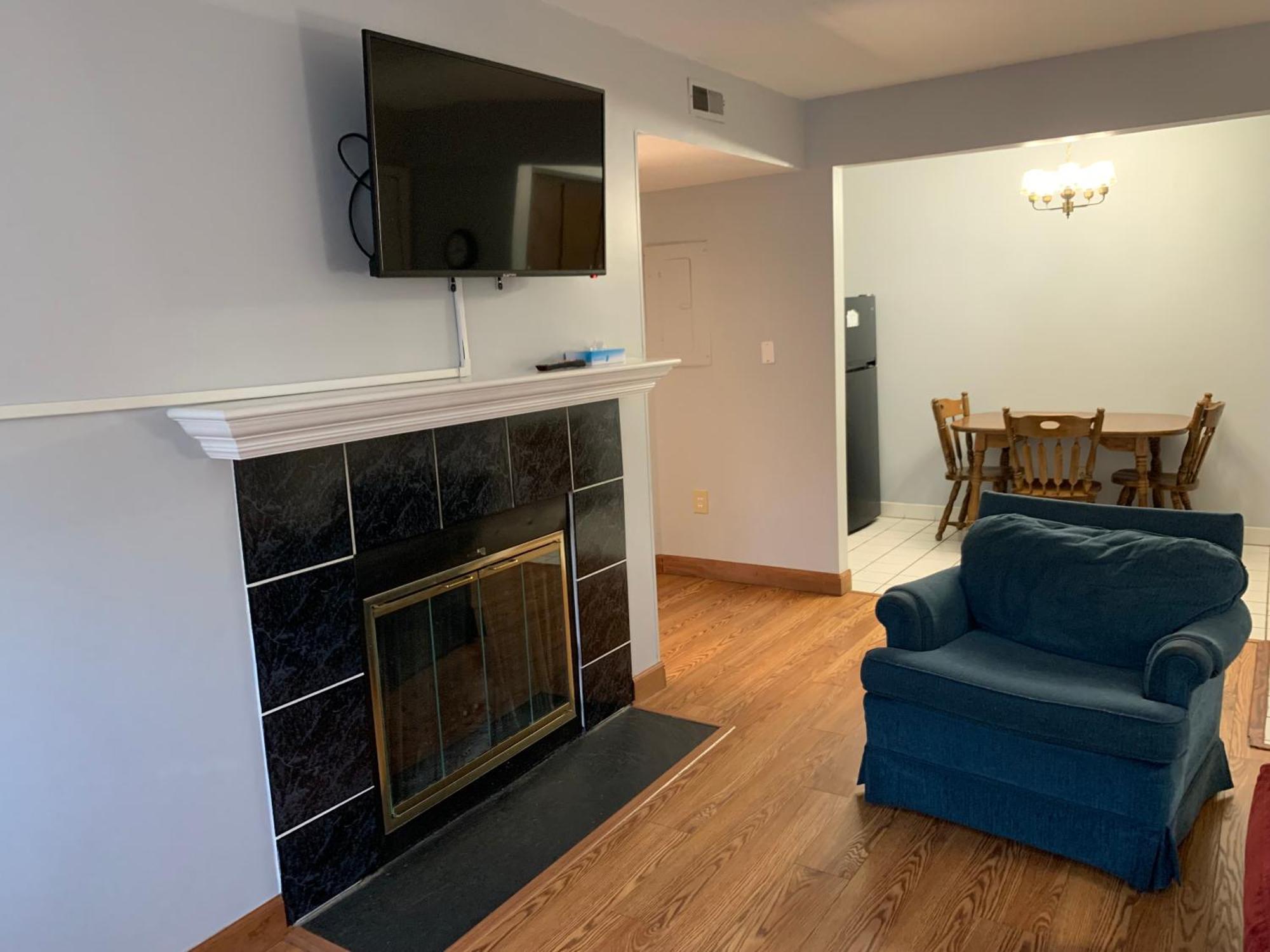 Oak Square Rentals Гатлінбург Номер фото