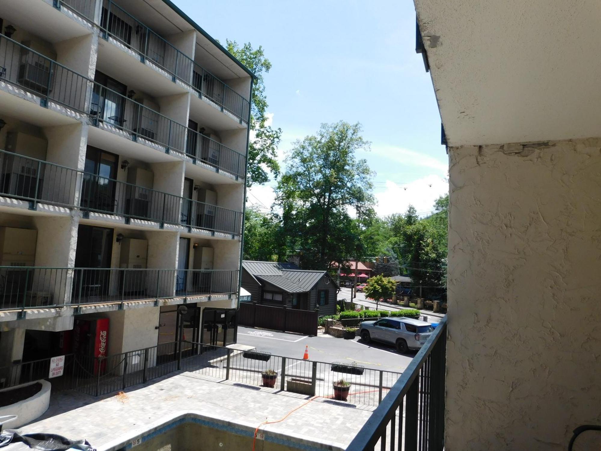 Oak Square Rentals Гатлінбург Номер фото